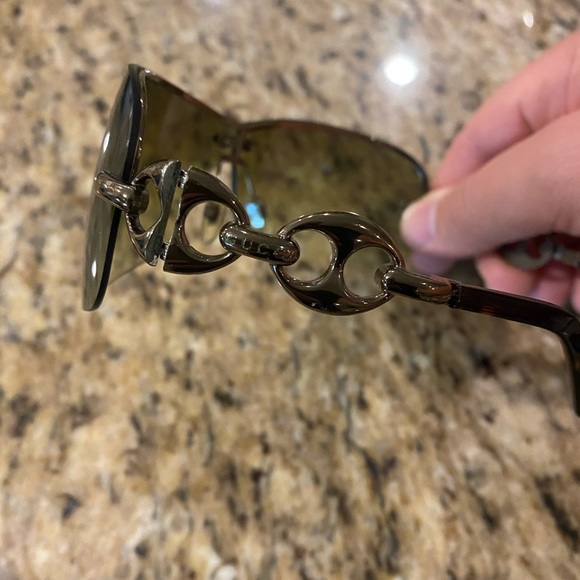 Gucci Wrap Around Shield Blade Sunglasses - Picture 5 of 10